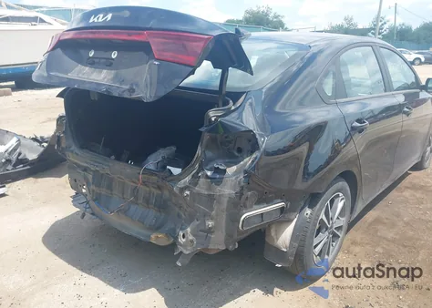 2023 Kia Forte Lxs z USA, uszkodzony, nr VIN 3KPF24AD6PE636386